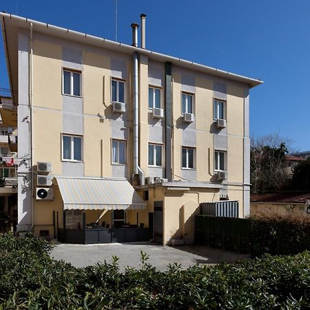 Parking Hotel Giardino Livorno Esterno foto