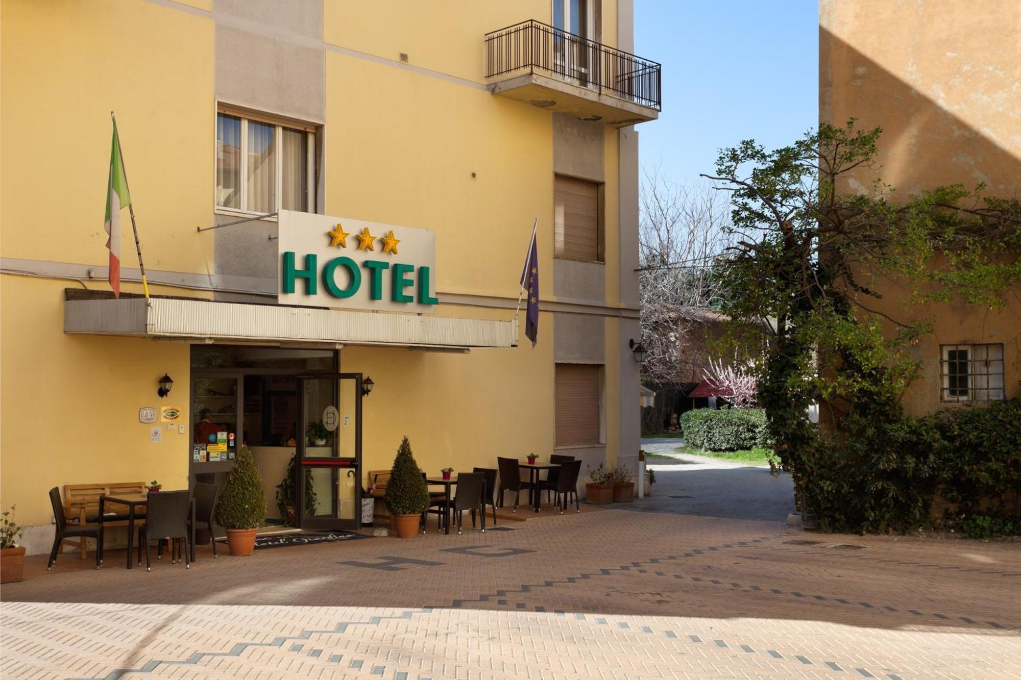 Parking Hotel Giardino Livorno Esterno foto